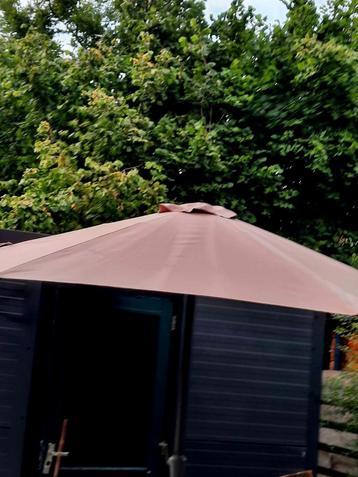 4 Seazons Bruin/Taupe Parasol met handtakel 2 Delig   beschikbaar voor biedingen