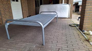 logeerbed  (ijzeren frame) beschikbaar voor biedingen