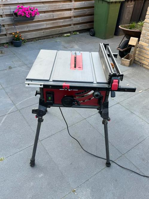 Krachtige Skil Zaagtafel – 254mm, 2000W – Zo goed als nieuw!, Doe-het-zelf en Verbouw, Gereedschap | Zaagmachines, Zo goed als nieuw