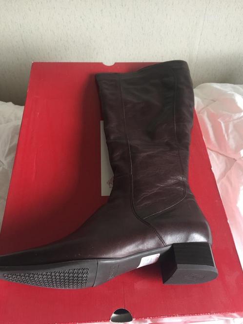 Nieuw maat 39 €100 korting hoge laarzen Helioform bruin, Kleding | Dames, Schoenen, Nieuw, Hoge laarzen, Bruin, Ophalen of Verzenden