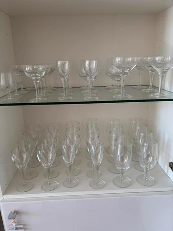 Glasservies 45 delig beschikbaar voor biedingen