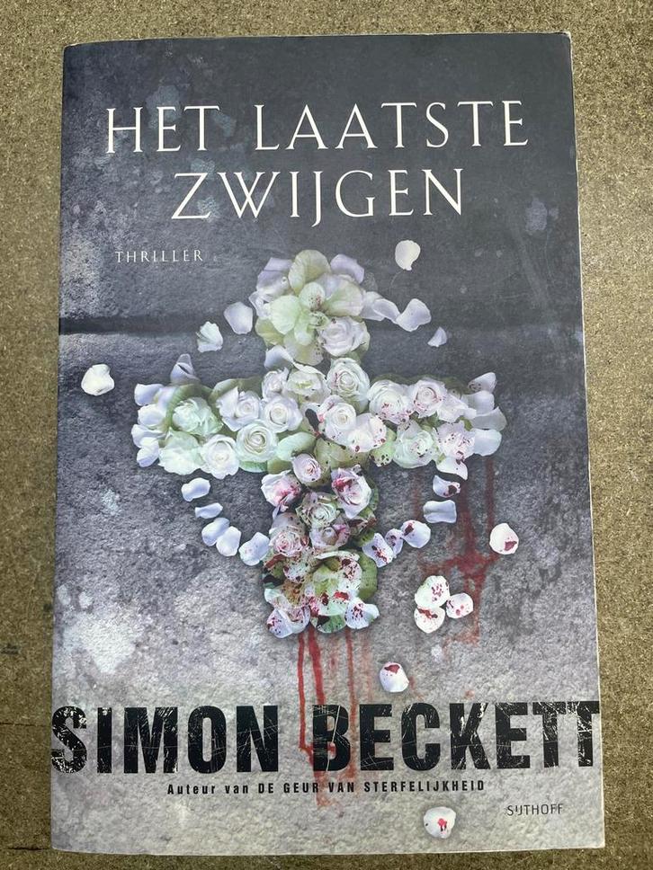 Het Laatste Zwijgen - Simon Beckett, Boeken, Thrillers, Gelezen, Nederland, Ophalen of Verzenden