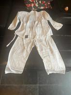 Twee Karate pak merk Fuji- gi, Sport en Fitness, Vechtsporten en Zelfverdediging, Maat XS of kleiner, Ophalen, Gebruikt