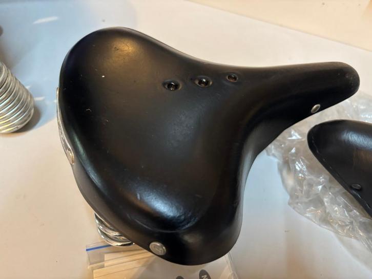 Leren zadel Brooks en Lepper, Fietsen en Brommers, Fietsonderdelen, Zo goed als nieuw, Algemeen, Zadel, Ophalen of Verzenden