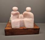 Prachtig stenen beeld. Echtpaar met kind, Antiek en Kunst, Ophalen of Verzenden