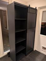 Zwarte Vakkenkast Leen Bakker Schuifdeur, Huis en Inrichting, Ophalen, Met deur(en), 50 tot 100 cm, Zo goed als nieuw