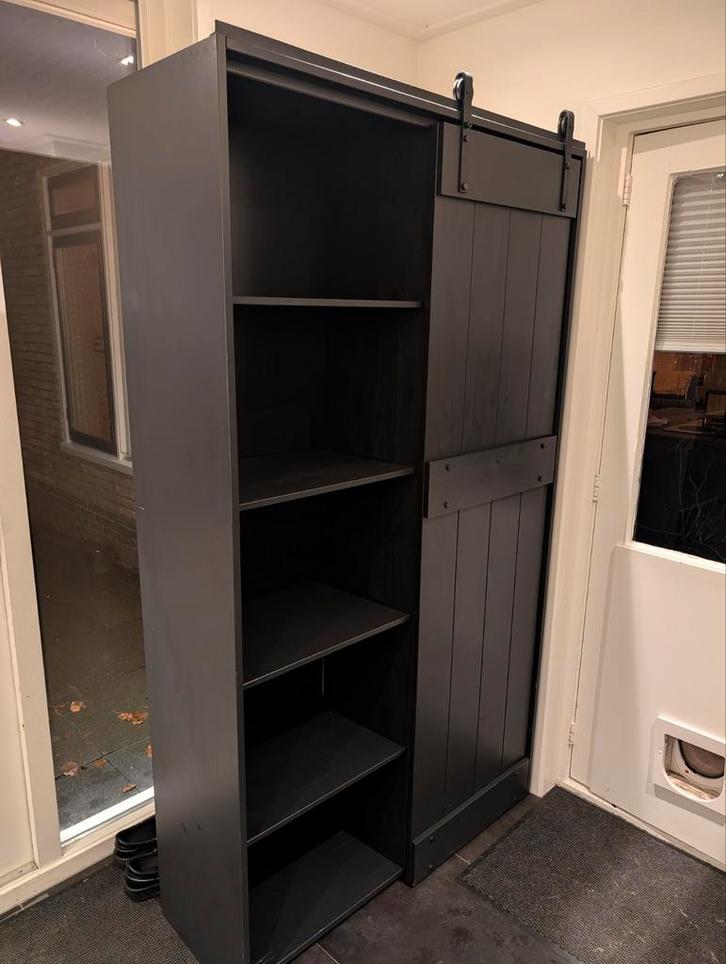 Zwarte Vakkenkast Leen Bakker Schuifdeur, Huis en Inrichting, Kasten | Boekenkasten, Zo goed als nieuw, 50 tot 100 cm, 150 tot 200 cm
