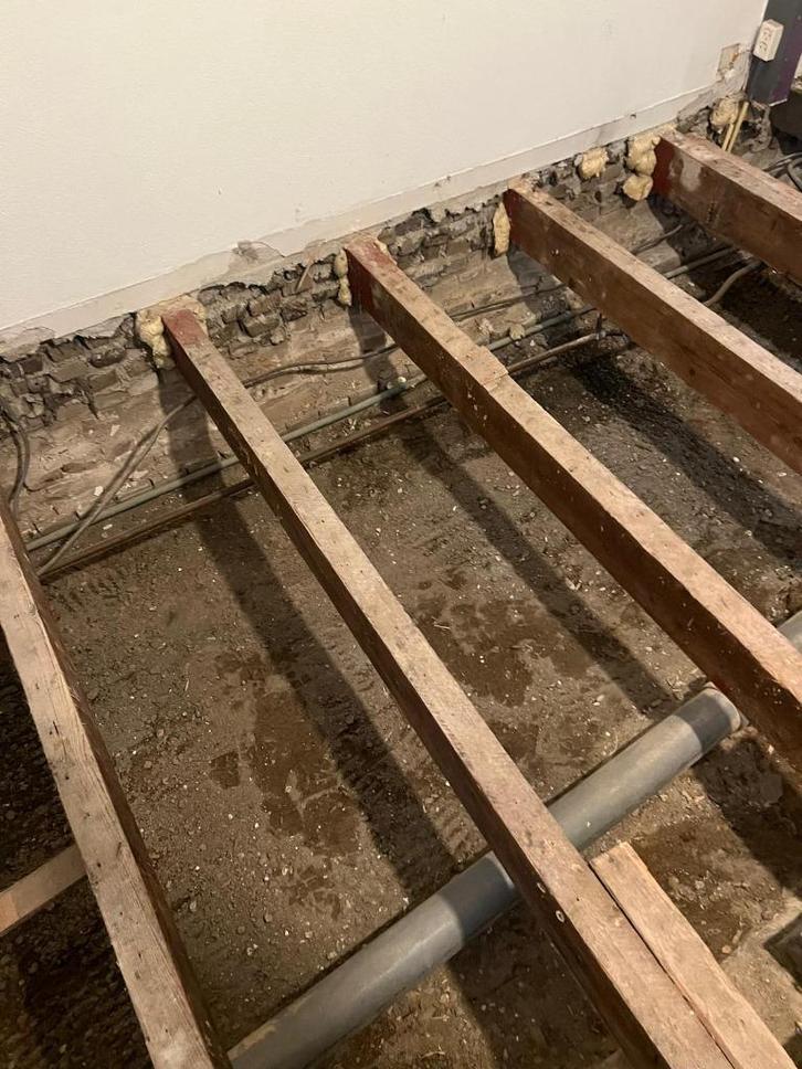 Draag/steunbalken (vloer) - recent behandeld tegen houtworm, Doe-het-zelf en Verbouw, Hout en Planken, Gebruikt, Overige typen