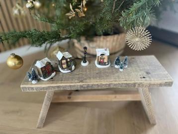 Houten krukje I Ideaal voor kerst beschikbaar voor biedingen