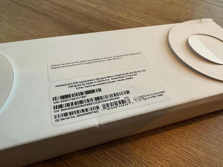 Apple Watch Series 9 Stainless Steel 45MM ** NIEUW **, Sieraden, Tassen en Uiterlijk, Smartwatches, Nieuw, iOS, Zwart, Afstand