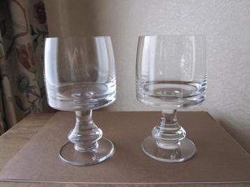Negen prachtige kristal rode wijn of waterglazen beschikbaar voor biedingen