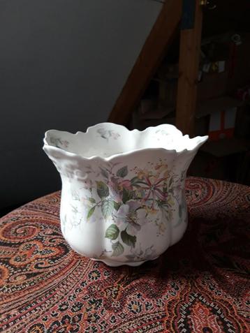 Bloempot  beschikbaar voor biedingen