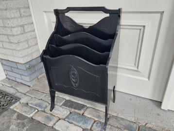 Lectuurbak Krantenbak Tijdschriftenbak Zwart Jugendstil beschikbaar voor biedingen