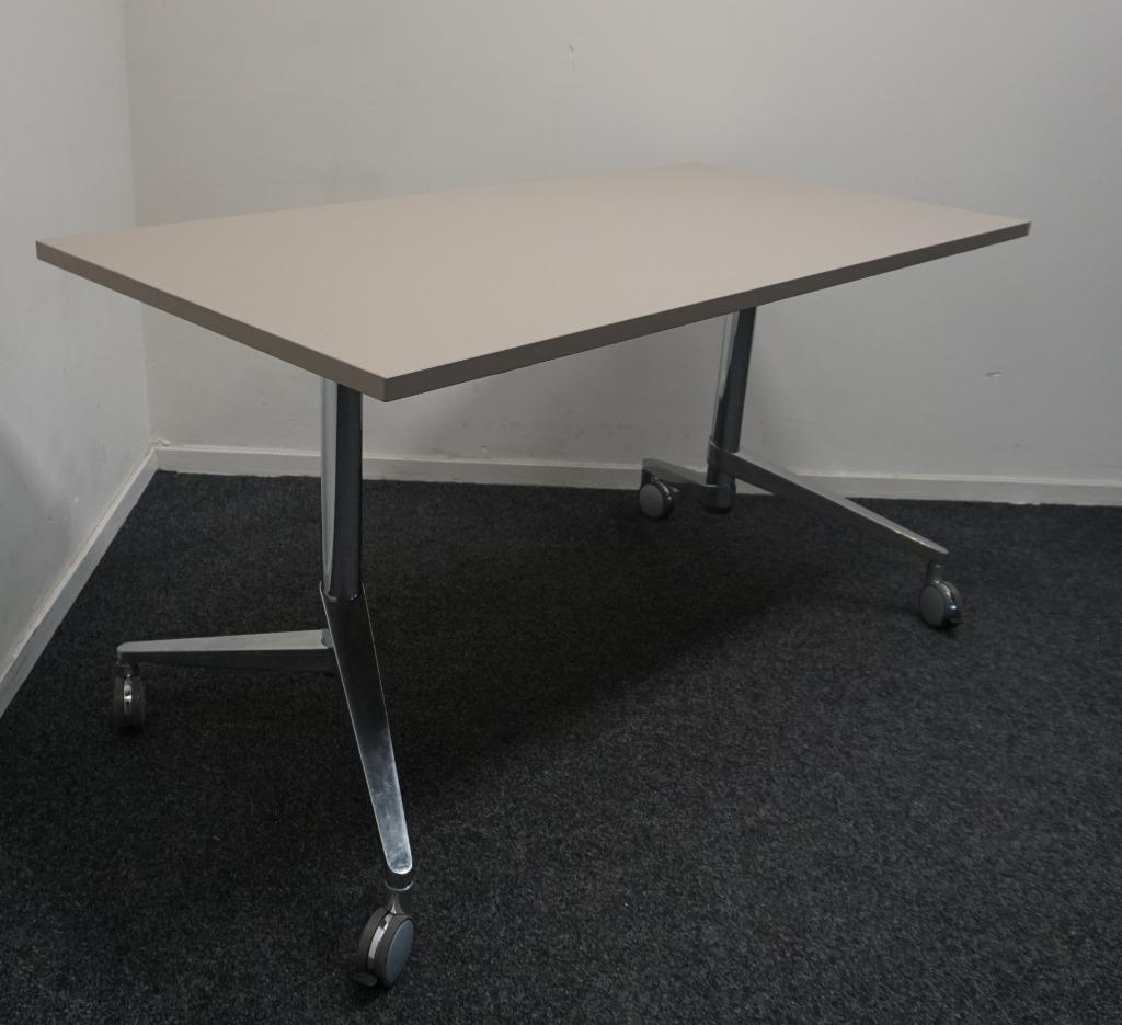 Wiesner Hager Verrijdbare klaptafel | Beige blad 160 x 80 cm, Huis en Inrichting, Tafels | Eettafels, Overige houtsoorten, Gebruikt