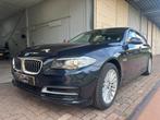 BMW 5-Serie 528i Touring Pano Aut8 2015 Facelift Nieuwe APK, Auto's, Automaat, 4 cilinders, 2000 kg, Blauw
