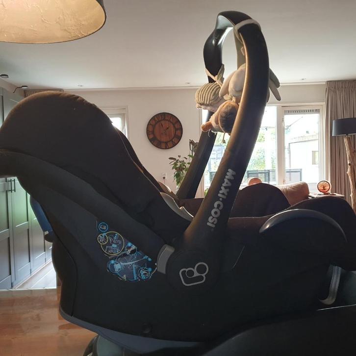Maxi-Cosi CabrioFix i-Size zwart, Kinderen en Baby's, Autostoeltjes, Gebruikt, Maxi-Cosi, 0 t/m 13 kg, Autogordel of Isofix, Ophalen