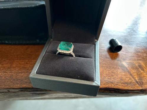 14 karaat gouden ring met smaragd., Sieraden, Tassen en Uiterlijk, Ringen, Nieuw, Dame, 17 tot 18, Groen, Goud, Met edelsteen