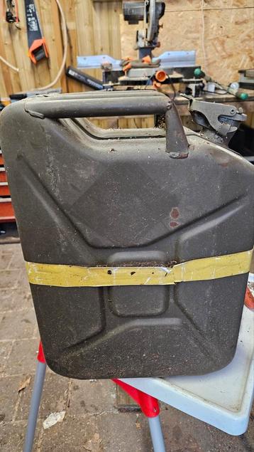 Brandstof blik 20 ltr. beschikbaar voor biedingen