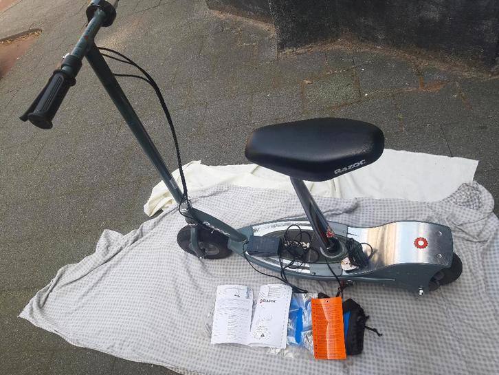 Razor Step, e-scooter, E300s Electric - Step - Unisex, Fietsen en Brommers, Snorfietsen en Snorscooters, Gebruikt, Overige merken