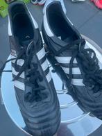 Voetbal schoenen Adidas weinig gedragen kopa mundial, Maat XS of kleiner, Ophalen of Verzenden, Zo goed als nieuw, Schoenen