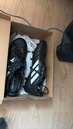 Voetbalschoenen adidas, Sport en Fitness, Voetbal, Maat XL, Schoenen, Ophalen of Verzenden, Zo goed als nieuw