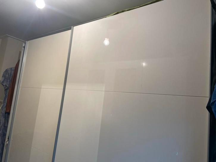 Ruime Hoogglans Kledingkast met Schuifdeuren, Huis en Inrichting, Kasten | Kledingkasten, Zo goed als nieuw, 200 cm of meer, 200 cm of meer
