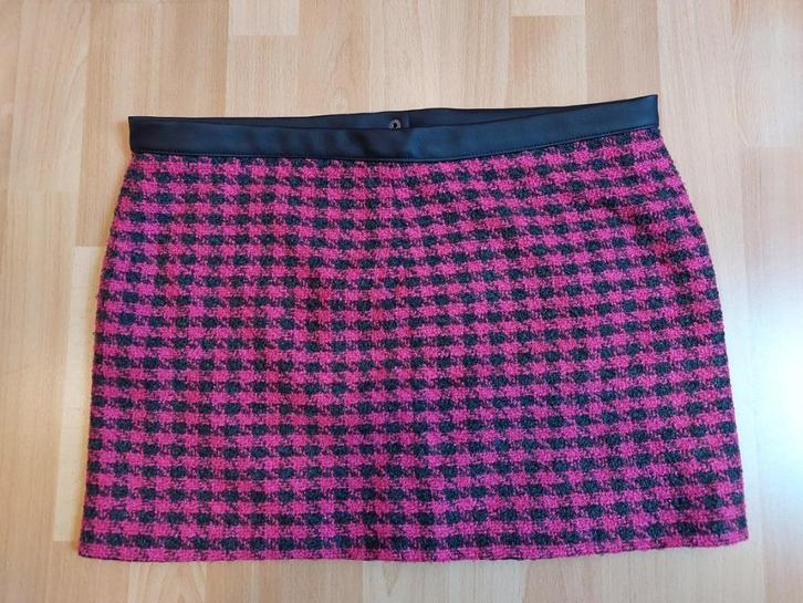 Roze kort rokje, Kleding | Dames, Rokken, Zo goed als nieuw, Maat 42/44 (L), Roze, Boven de knie, Ophalen of Verzenden
