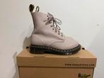 Te koop nieuwe Dr.Martens 1460 vintage taupe maat 37, Postlaan 3, Overige kleuren, Dr Martens, Nieuw