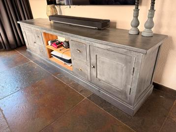 Teakhouten TV meubel beschikbaar voor biedingen