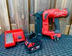 Nette Milwaukee afwerkingstacker M18 + 5.0 Ah accu en lader!, Doe-het-zelf en Verbouw, Gereedschap | Overige machines, Ophalen of Verzenden