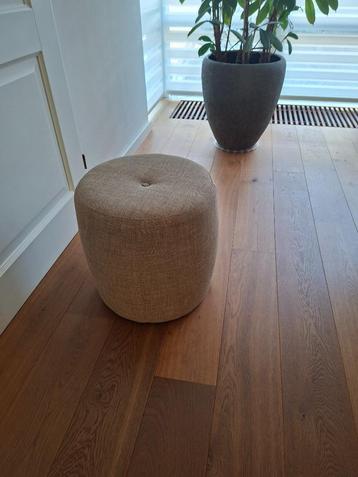 poef rond taupe beschikbaar voor biedingen