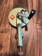 Antieke snijmolen, Ophalen