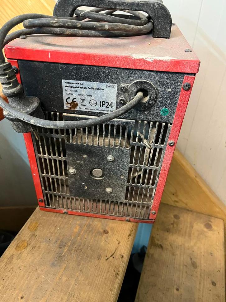 Werkplaatskachel - 2000W, Doe-het-zelf en Verbouw, Verwarming en Radiatoren, Gebruikt, Kachel, 800 watt of meer, 30 tot 80 cm