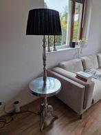 Staande riviera maison lamp met geintegreerd tafeltje., Huis en Inrichting, Lampen | Vloerlampen, Ophalen, Zo goed als nieuw, 150 tot 200 cm