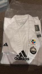 Nieuw Adidas Karatepak WKF Club 150 cm, Karate, Nieuw, Vechtsportpak, Maat M