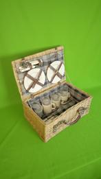 Vintage Picnic Basket | Cottage | Complete Set, Hobby en Vrije tijd, Picknickmanden, Verzenden, Gebruikt