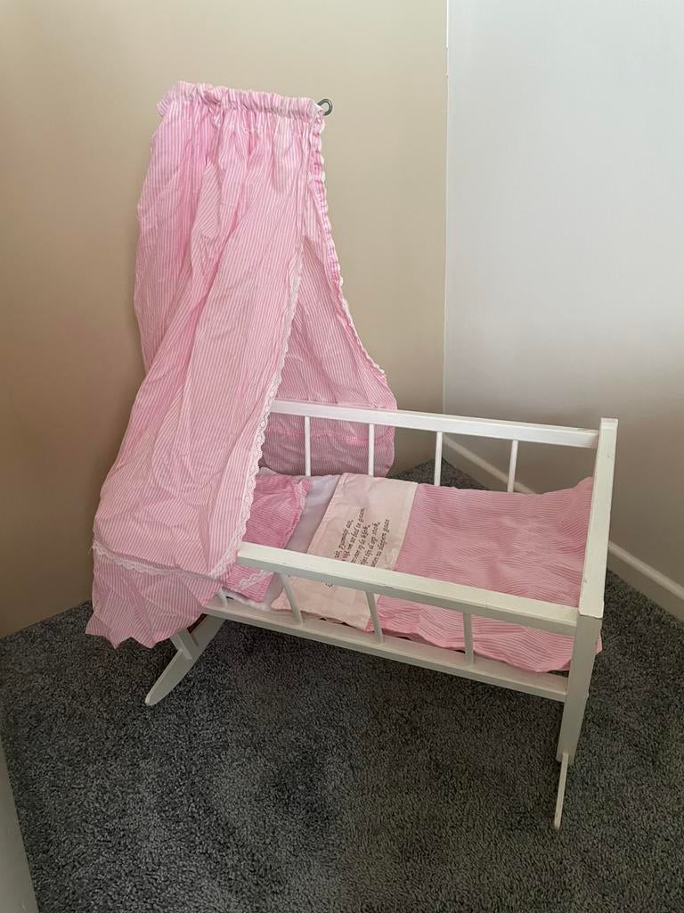 Poppenbedje poppenwieg, Ophalen of Verzenden, Gebruikt