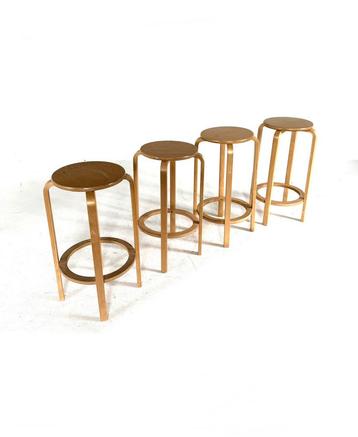 Set van 2x2 vintage plywood barkruk ‘80 beschikbaar voor biedingen