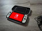 NINTENDO SWITCH OLED + OPBERGTAS & OPLADER, Switch OLED, Met 2 controllers, Ophalen of Verzenden, Zo goed als nieuw
