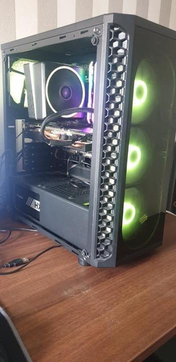 Game pc beschikbaar voor biedingen