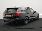 Volvo V60 T6 Recharge AWD R-Design Plug In Hybrid Dealer O.H, Auto's, Automaat, Gebruikt, 4 cilinders, 750 kg