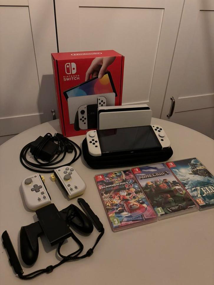 Nintendo Switch OLED overcompleet., Spelcomputers en Games, Spelcomputers | Nintendo Switch, Zo goed als nieuw, Switch OLED, Met 2 controllers