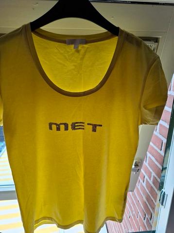 Met t-shirt  beschikbaar voor biedingen