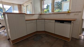 2 delige hoek keuken beschikbaar voor biedingen