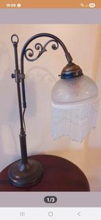 Tafellamp met glazen kraaltjes oude lamp 55 cm hoog .koper, Antiek en Kunst, Antiek | Lampen, Ophalen of Verzenden