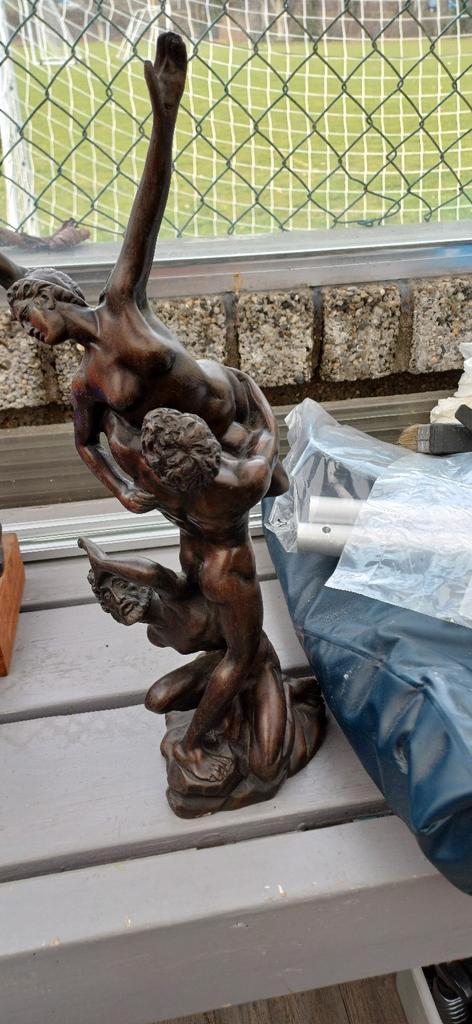 Bronzen beeld van worstelende figuren, Antiek en Kunst, Kunst | Beelden en Houtsnijwerken, Ophalen