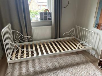 Kinderbedje 80x200 compleet inclusief lattenbodem en matras beschikbaar voor biedingen