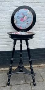 antieke zwarte tafel met bovenklep en bergruimte, Minder dan 55 cm, De doofpot, Rond, Ophalen of Verzenden