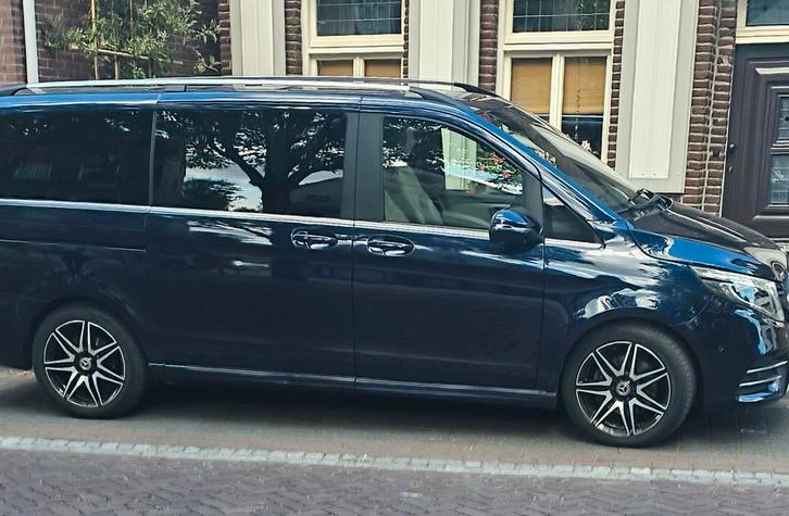 Mercedes-Benz V-klasse 300D Lang DC Avantgarde 2020 Blauw, Auto's, Bestelauto's, Particulier, 360° camera, ABS, Achteruitrijcamera