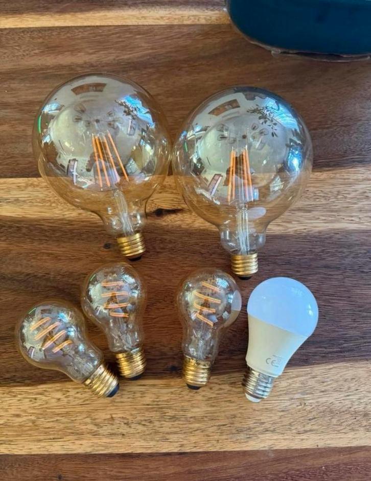 Diverse Nedis WIFI + Zigbee apparatuur (in 1 koop weg), Huis en Inrichting, Lampen | Losse lampen, Zo goed als nieuw, Led-lamp